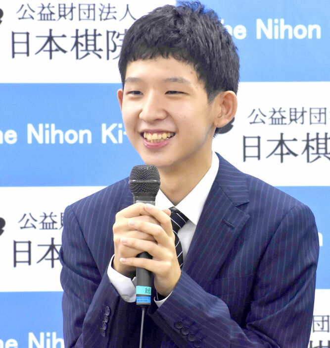 夏季採用棋士　台湾出身の１６歳　蕭鈺洋新初段が会見「礼儀正しい日本の囲碁文化が好き」